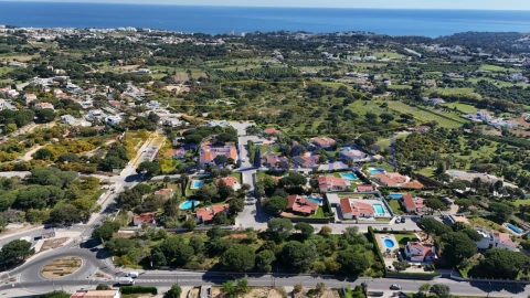Terreno para Venda em Albufeira e Olhos de Água