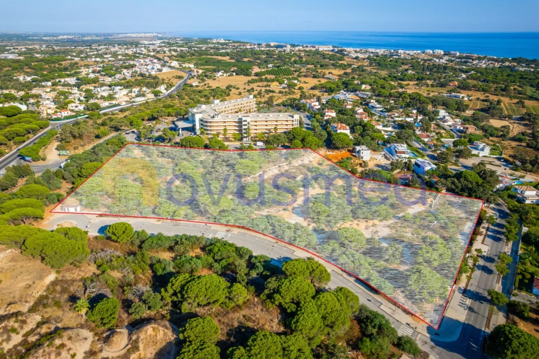 Terreno para Venda em Albufeira e Olhos de Água Foto 1