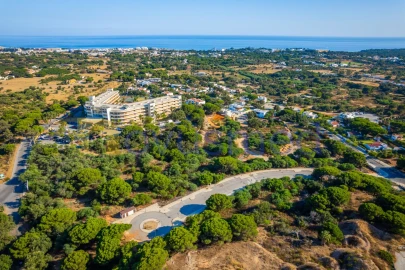 Terreno para Venda em Albufeira e Olhos de Água