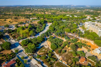 Terreno para Venda em Albufeira e Olhos de Água