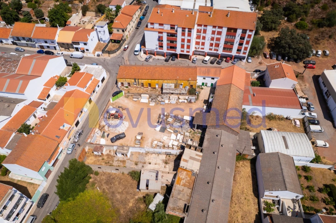 Armazém para Venda em São Bartolomeu de Messines Foto 1