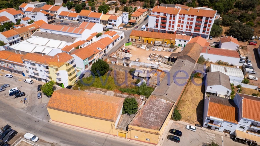 Armazém para Venda em São Bartolomeu de Messines