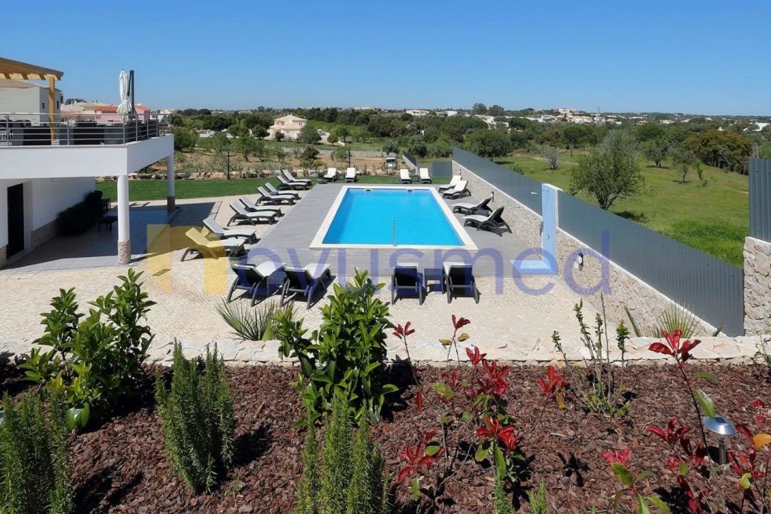 Moradia T10 para Venda em Albufeira e Olhos de Água Foto 3