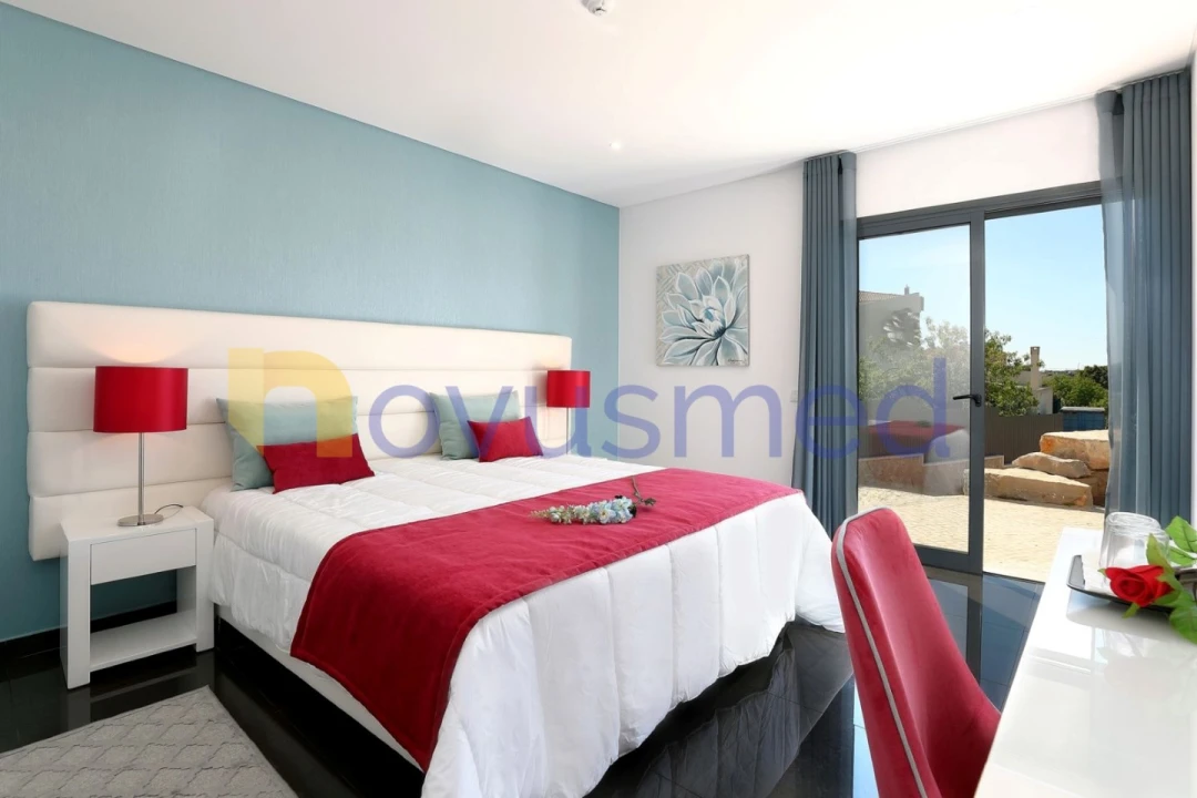 Moradia T10 para Venda em Albufeira e Olhos de Água Foto 14