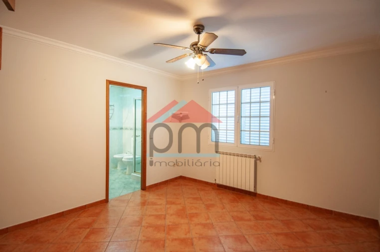 Moradia T4 para Venda em Longos Vales Foto 13