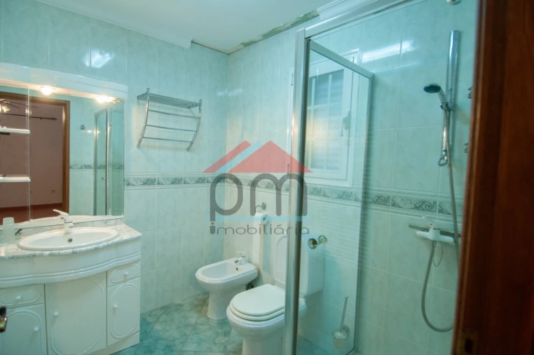 Moradia T4 para Venda em Longos Vales Foto 14