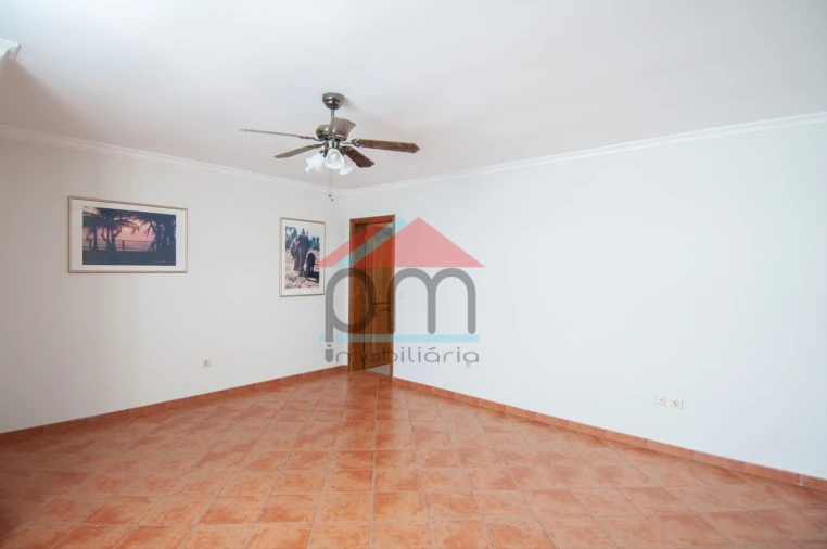 Moradia T4 para Venda em Longos Vales Foto 15