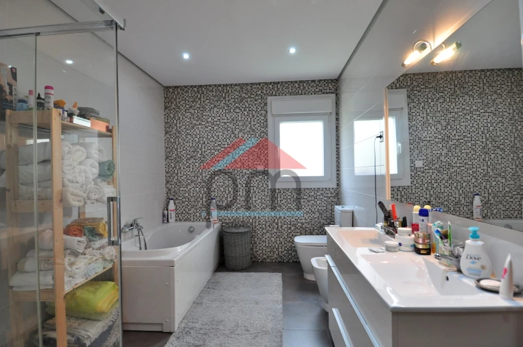 Moradia T5 para Venda em Mazedo e Cortes Foto 7