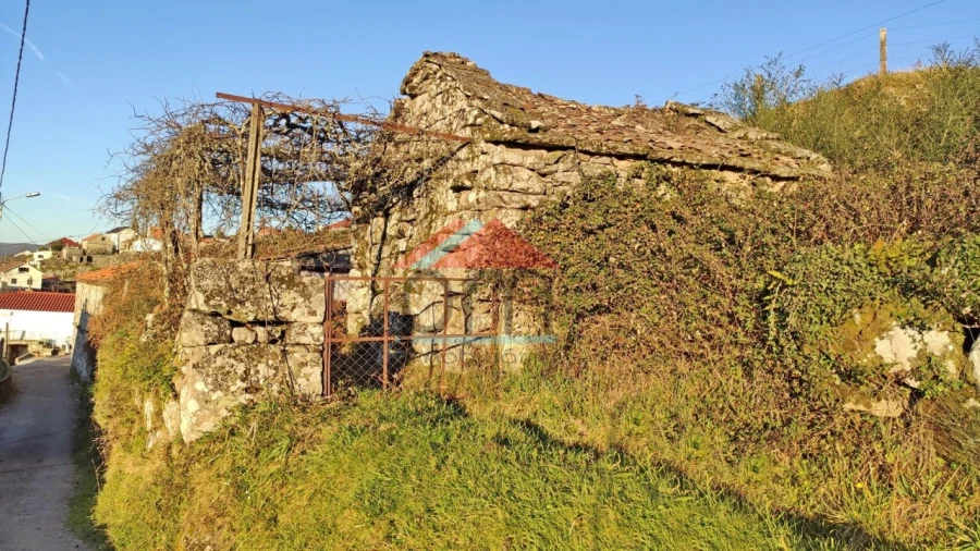 Moradia T3 para Venda em Tangil Foto 11