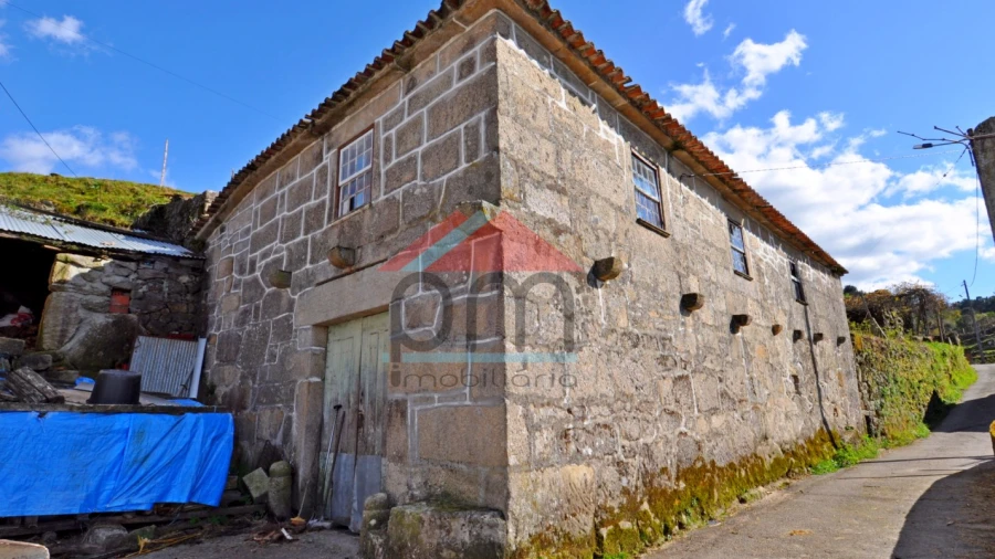 Moradia T3 para Venda em Tangil