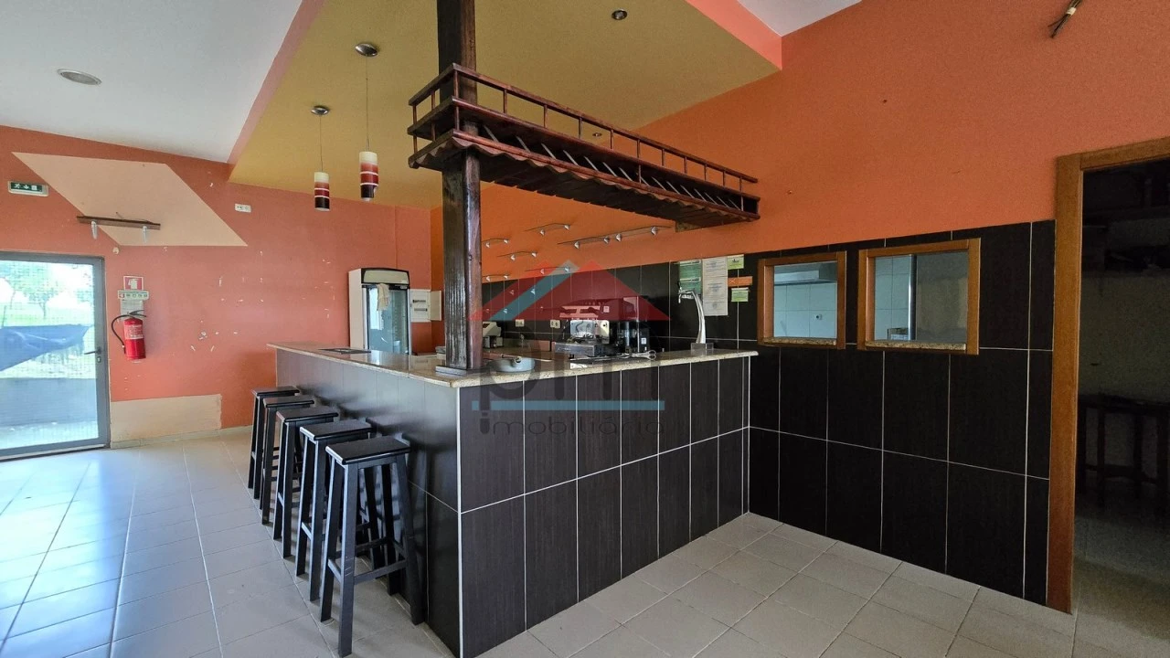 Loja para Venda em Monção e Troviscoso Foto 1