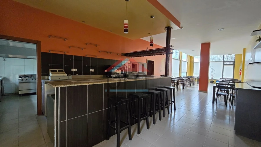 Loja para Venda em Monção e Troviscoso Foto 2