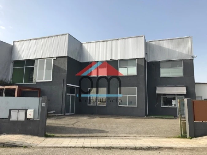 Armazém para Arrendamento em Mazedo e Cortes Foto 5