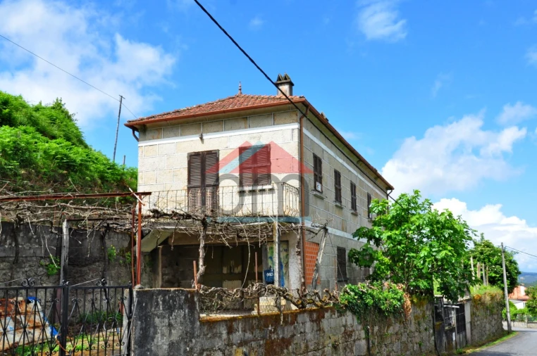 Moradia T3 para Venda em Riba de Mouro Foto 1