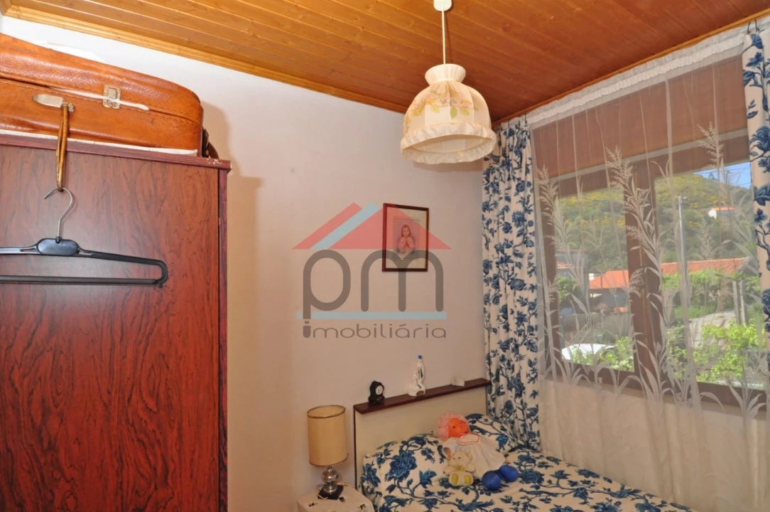 Moradia T4 para Venda em Riba de Mouro Foto 7