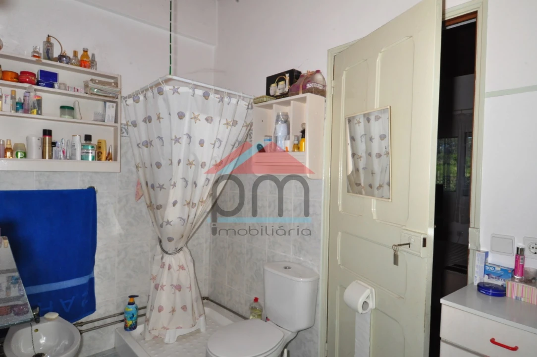 Moradia T4 para Venda em Riba de Mouro Foto 12