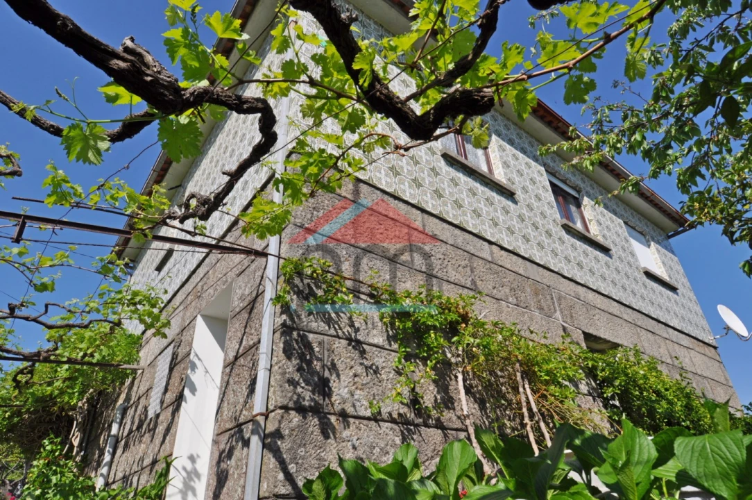 Moradia T4 para Venda em Riba de Mouro Foto 18