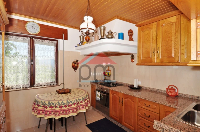 Moradia T4 para Venda em Riba de Mouro Foto 2