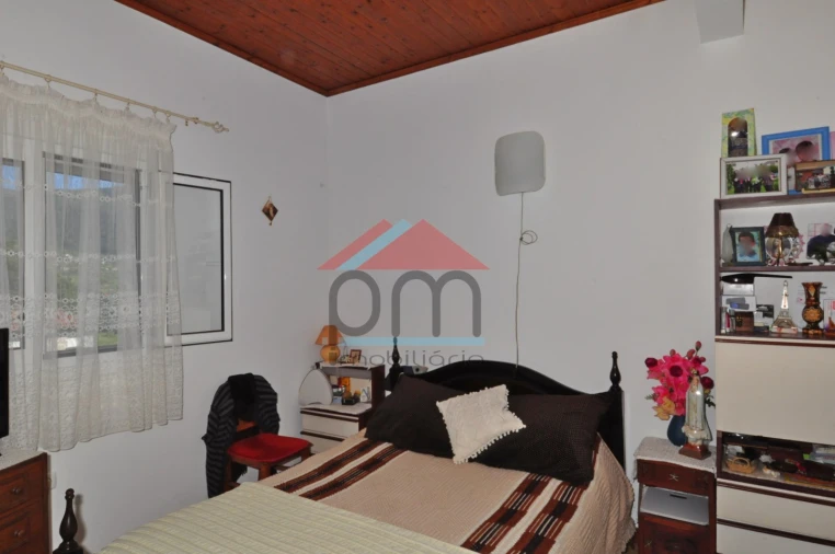 Moradia T4 para Venda em Riba de Mouro Foto 11