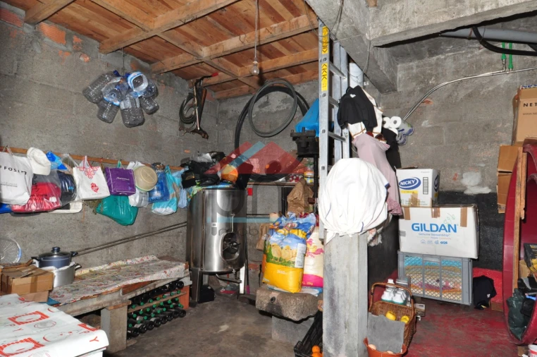 Moradia T4 para Venda em Riba de Mouro Foto 13