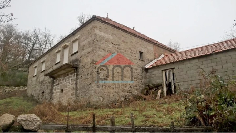 Moradia T2 para Venda em Castro Laboreiro e Lamas de Mouro Foto 3