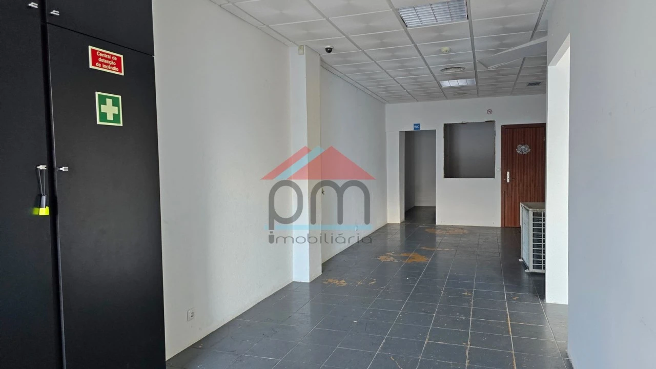 Loja para Venda em Monção e Troviscoso Foto 7