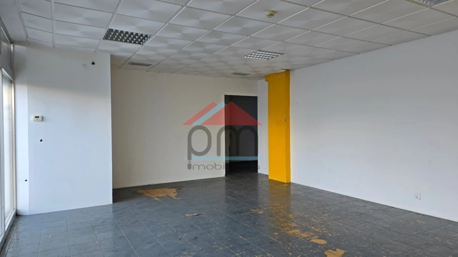 Loja para Venda em Monção e Troviscoso Foto 2