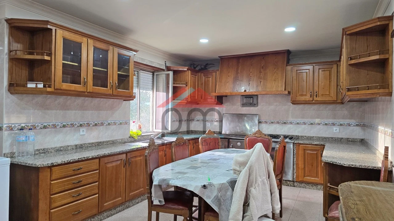 Moradia T3 para Venda em Boivão Foto 5