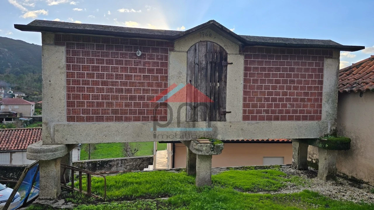 Moradia T3 para Venda em Boivão Foto 16