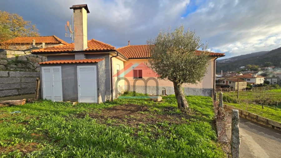 Moradia T3 para Venda em Boivão Foto 4