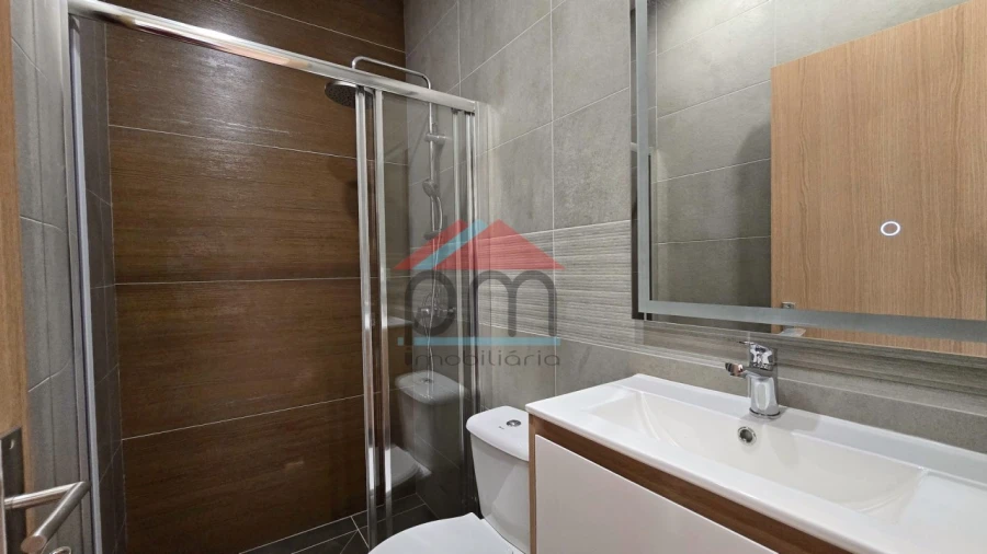 Moradia T3 para Venda em Boivão Foto 11