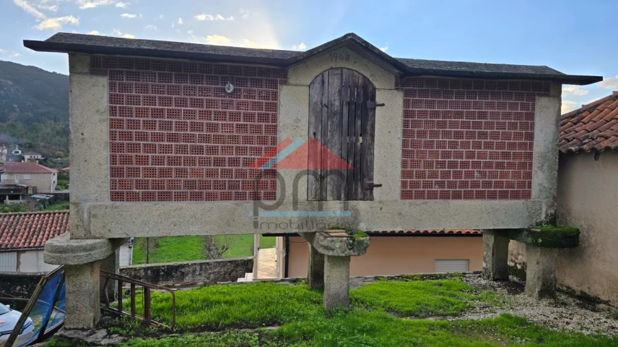 Moradia T3 para Venda em Boivão Foto 16