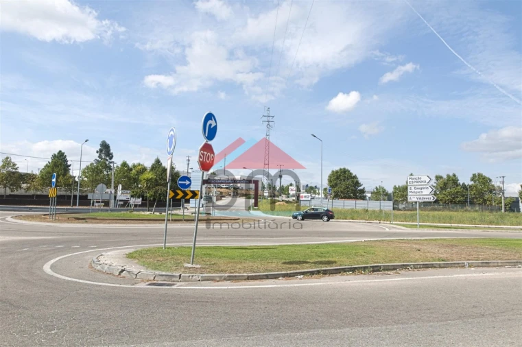 Terreno Comércio / Armazém para Venda em Mazedo e Cortes Foto 1