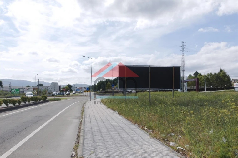 Terreno Comércio / Armazém para Venda em Mazedo e Cortes Foto 3