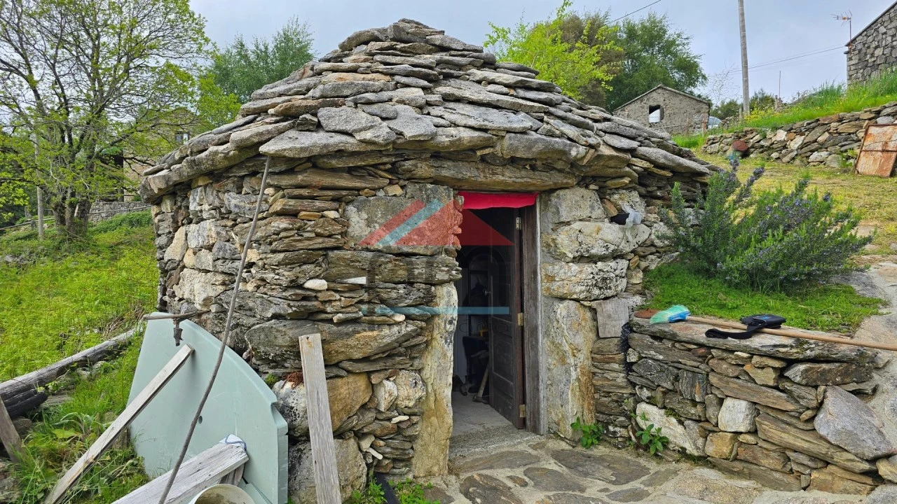 Terreno para Venda em Riba de Mouro Foto 16
