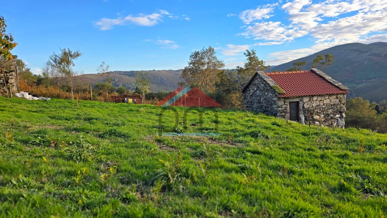 Terreno para Venda em Riba de Mouro Foto 7