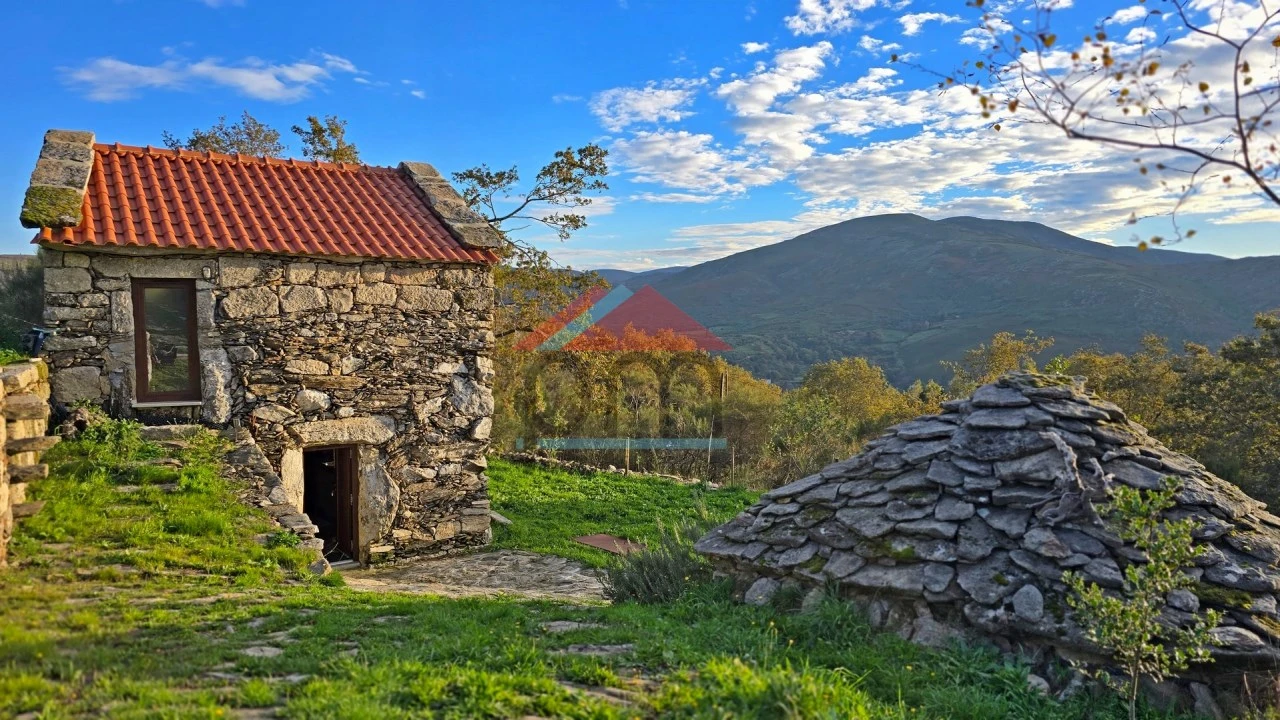 Terreno para Venda em Riba de Mouro Foto 8