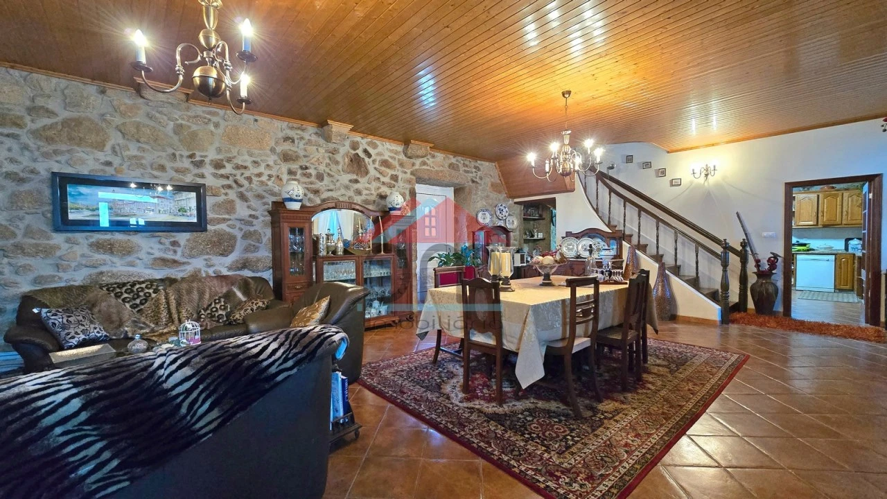 Moradia T4 para Venda em Troporiz e Lapela Foto 7