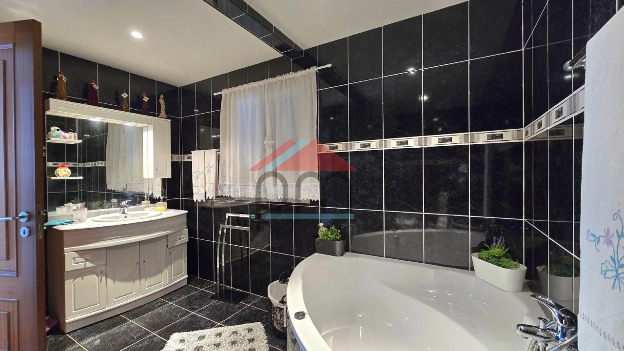 Moradia T4 para Venda em Troporiz e Lapela Foto 16