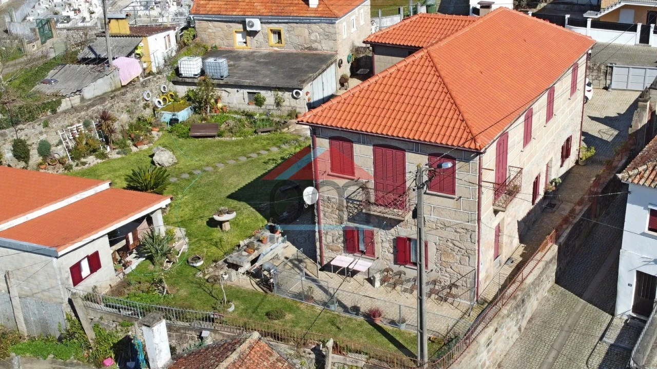 Moradia T4 para Venda em Troporiz e Lapela Foto 1