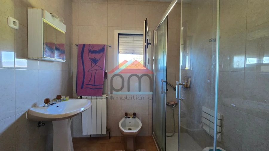 Moradia T2 para Venda em Vila e Roussas Foto 8