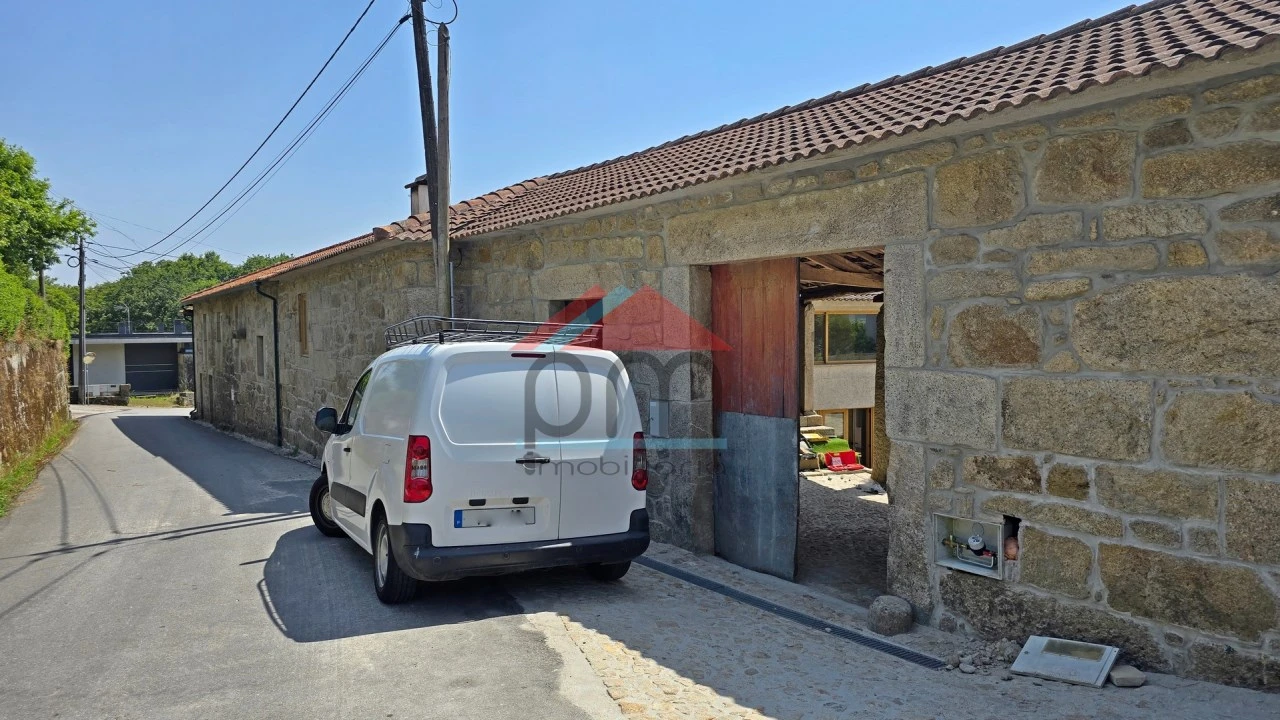 Moradia T2 para Venda em Cossourado e Linhares Foto 24