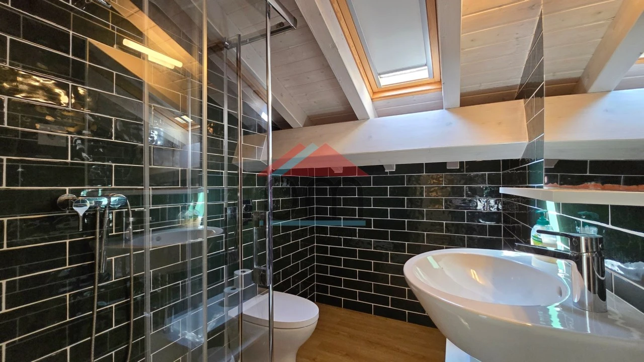 Moradia T10 para Venda em Vila Praia de Ancora Foto 21