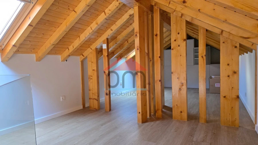 Moradia T10 para Venda em Vila Praia de Ancora Foto 6