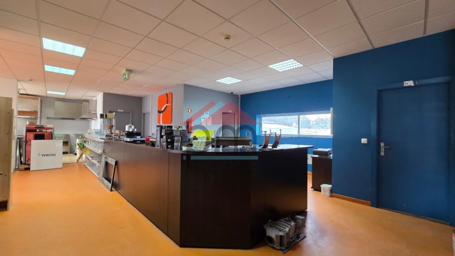 Loja para Arrendamento em Mazedo e Cortes Foto 6