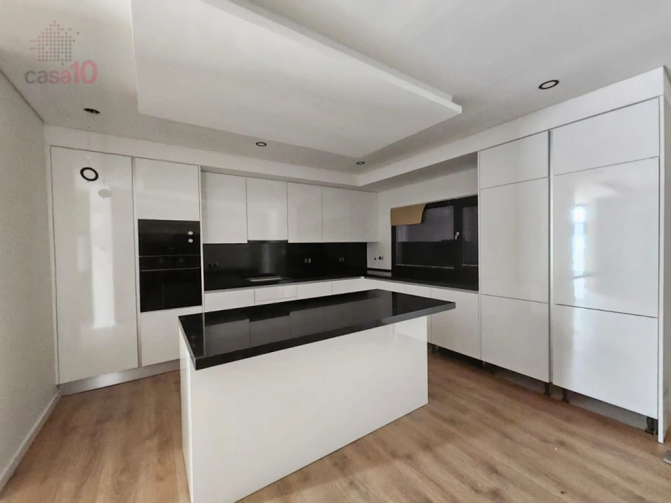 Moradia T4 para Venda em Azeitão (São Lourenço e São Simão) Foto 3