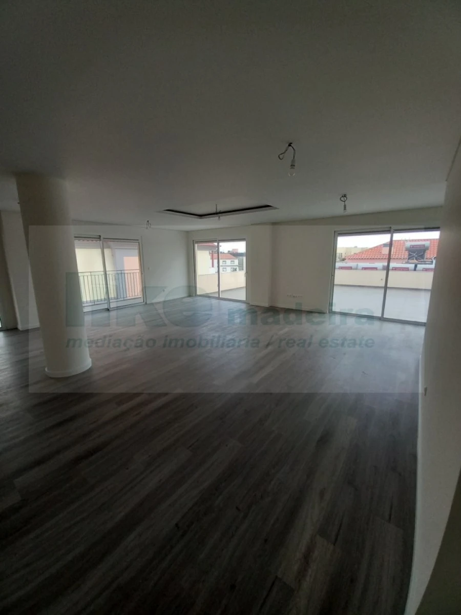 Apartamento T3 para Venda em Funchal (Se) Foto 2