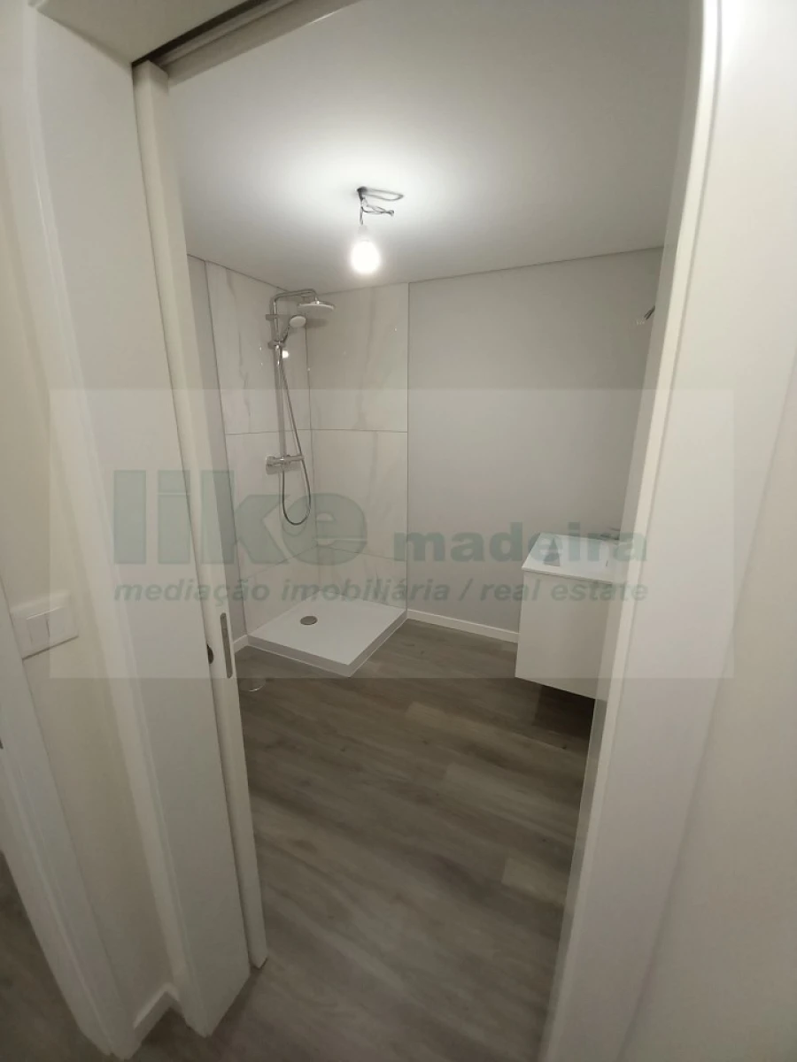 Apartamento T2 para Venda em Funchal (Se) Foto 8