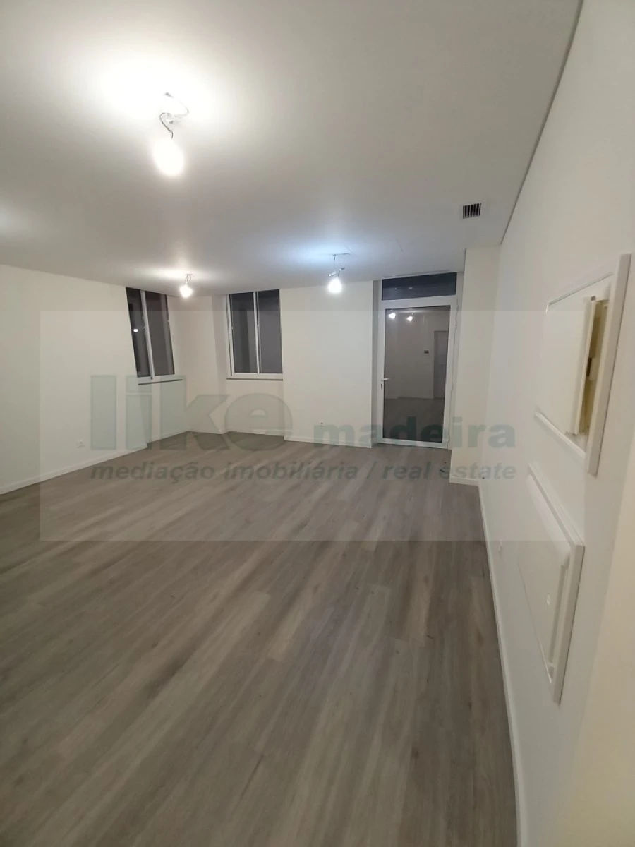 Apartamento T2 para Venda em Funchal (Se) Foto 2