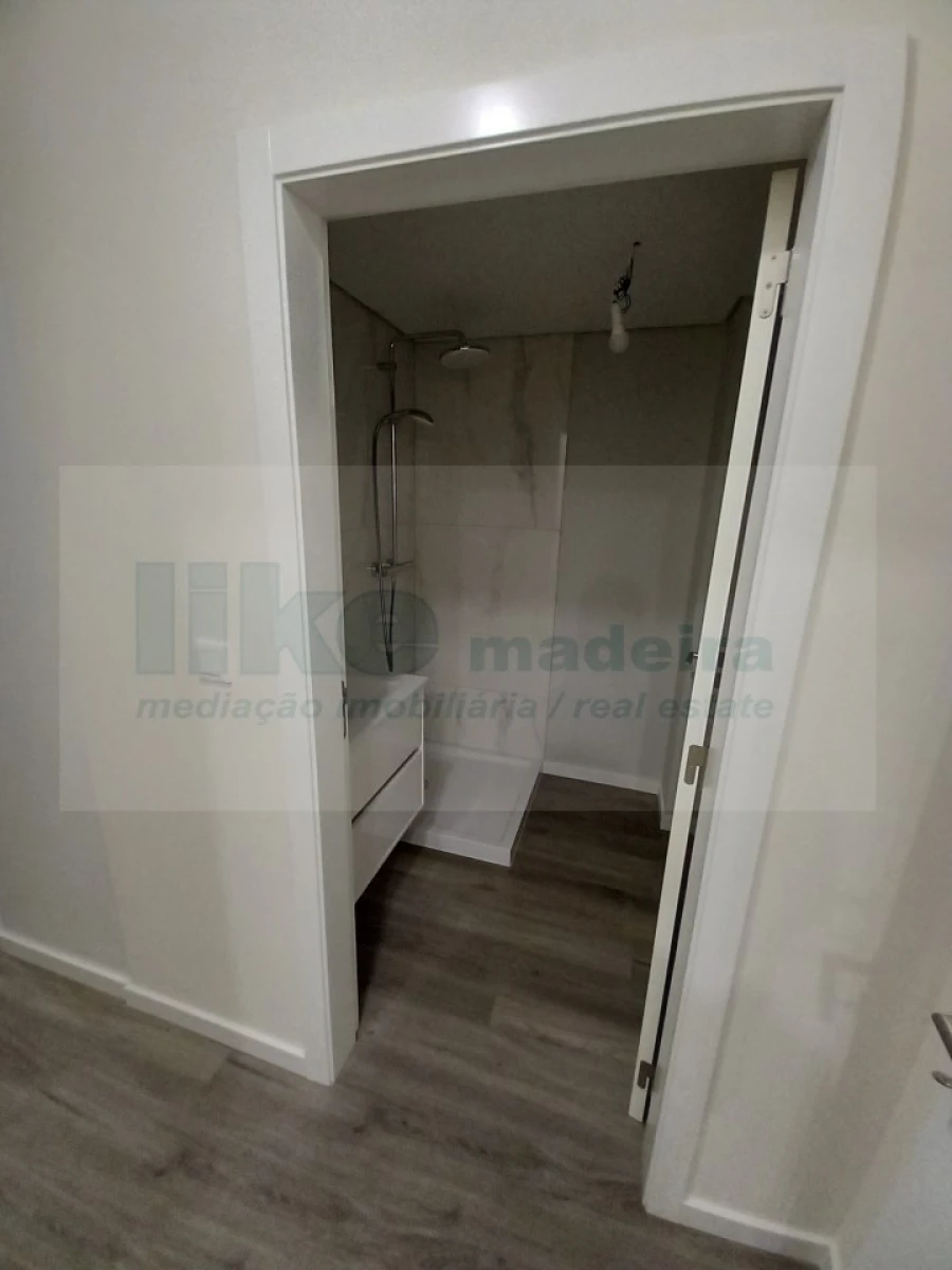 Apartamento T2 para Venda em Funchal (Se) Foto 8